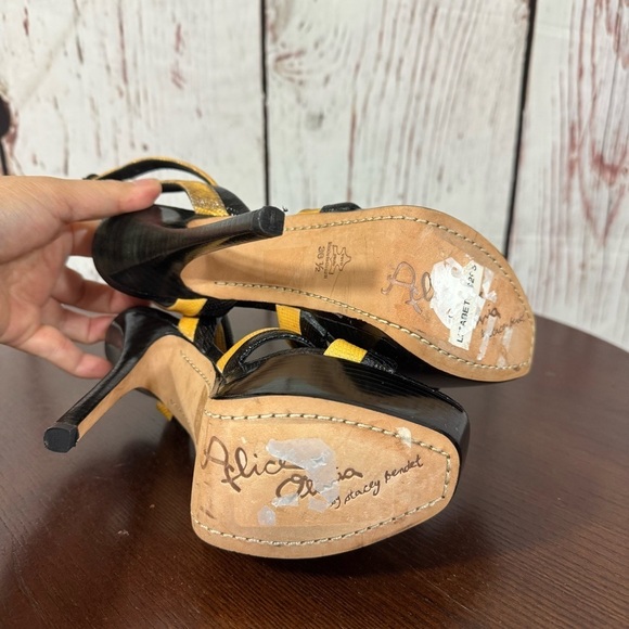 Alice & Olivia Lizabeth Black & Yellow patent leather Ankle Strap Platforms 6.5 - Picture 7 of 17